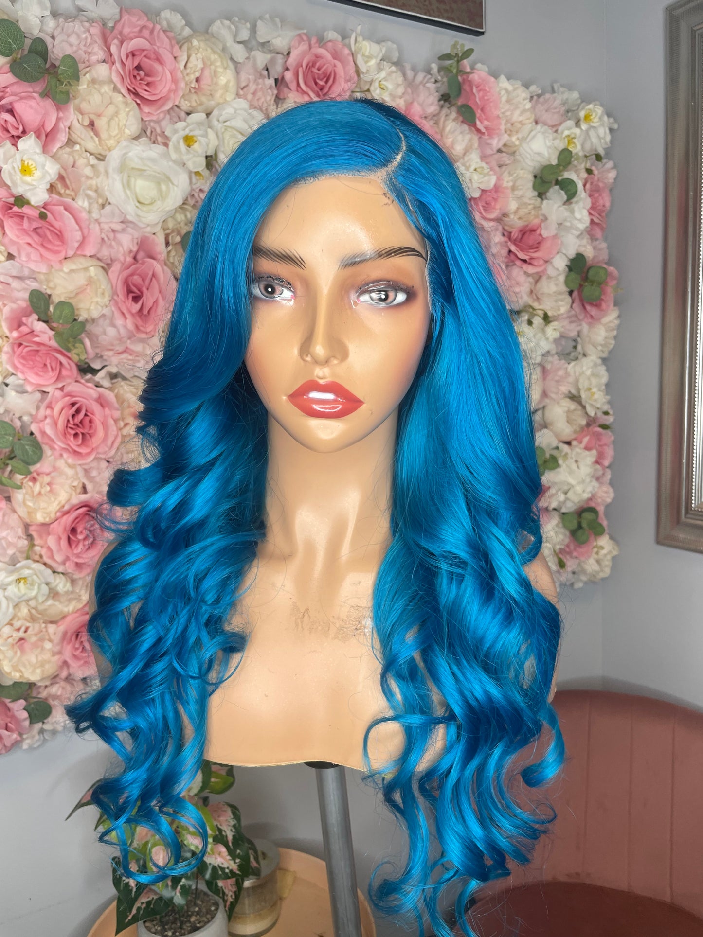 "SPICE" UNIT: 24" LACE FRONT WIG