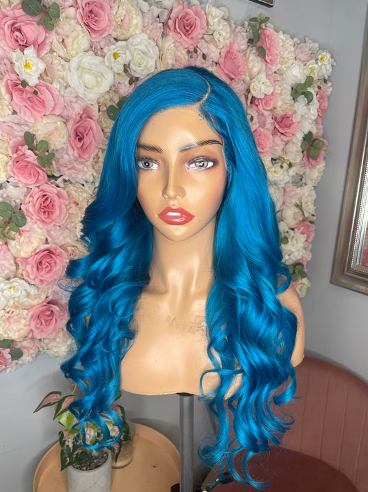 "SPICE" UNIT: 24" LACE FRONT WIG